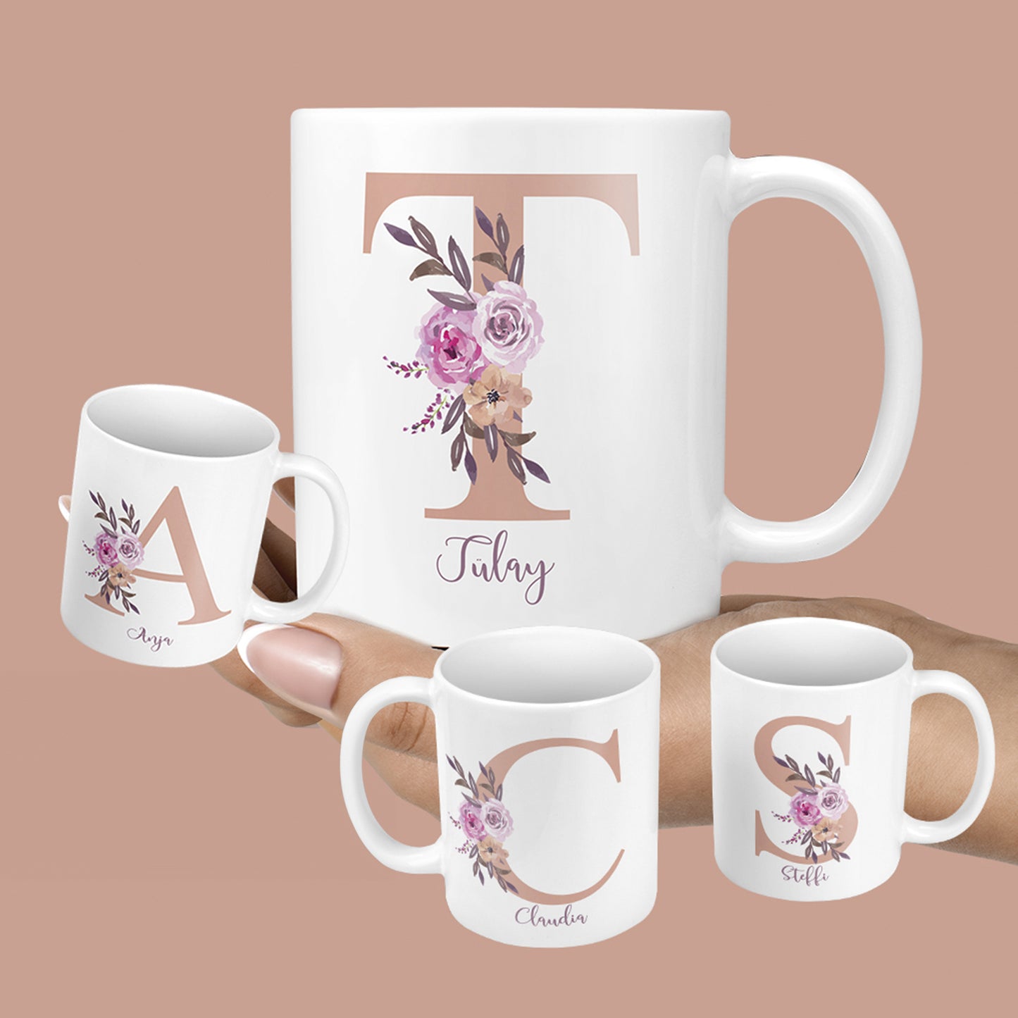 Buchstaben Tasse im Blumendesign - Personalisiert mit Name 