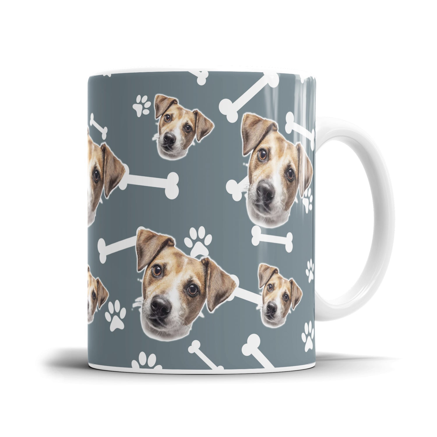 Personalisierte Hundetasse im Sticker Design mit Jack Russel auf blauem Hintergrund
