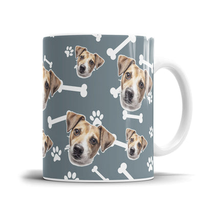 Personalisierte Hundetasse im Sticker Design mit Jack Russel auf blauem Hintergrund