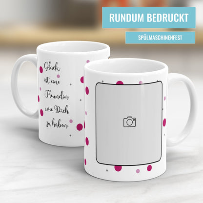 Rundum bedruckte Fototasse mit Foto und Wunschtext im Punkt für Punkt Liebe Design