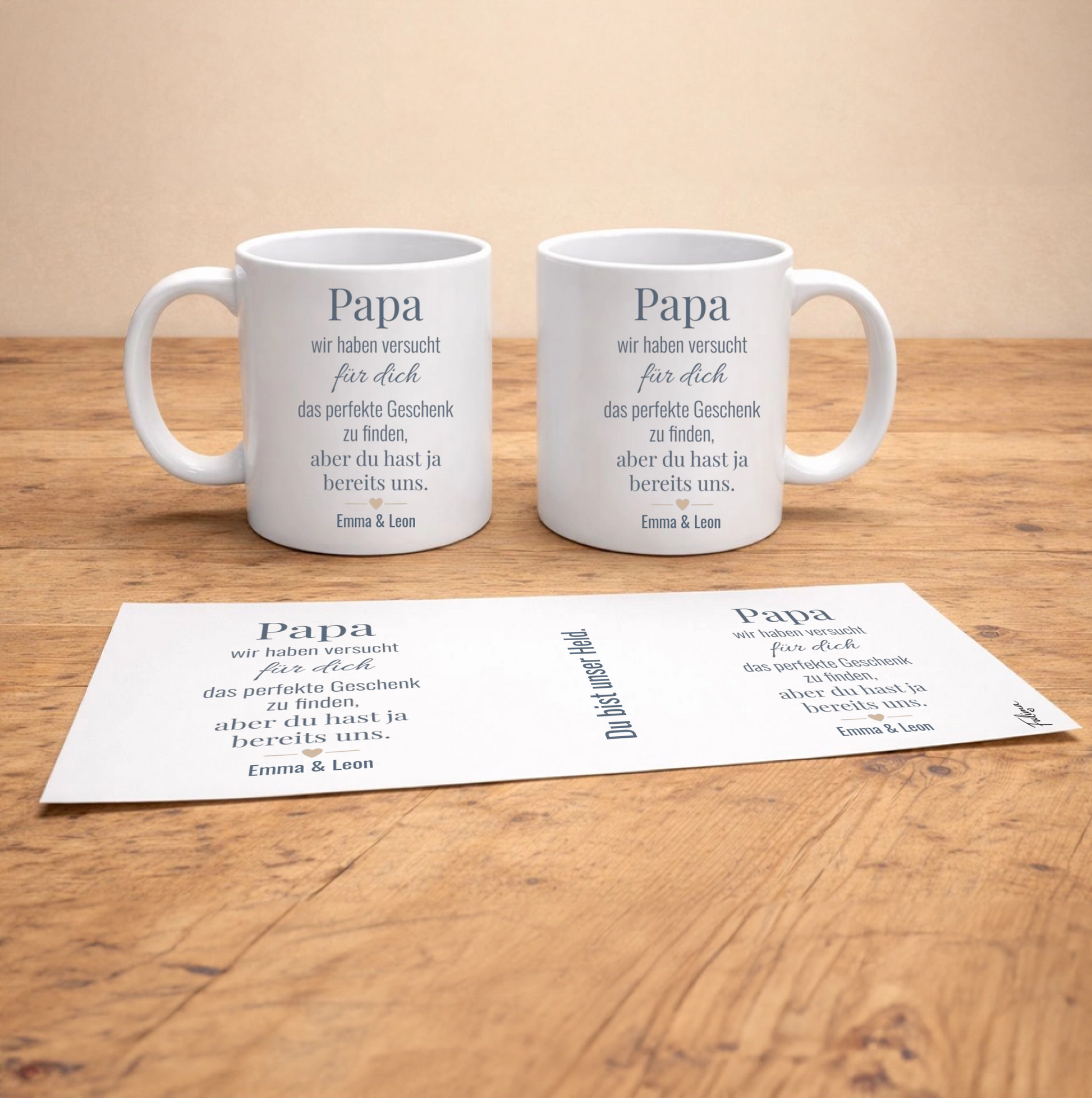 Darstellung der personalisierten Papa Tasse im Designer mit beidseitigen Motiv