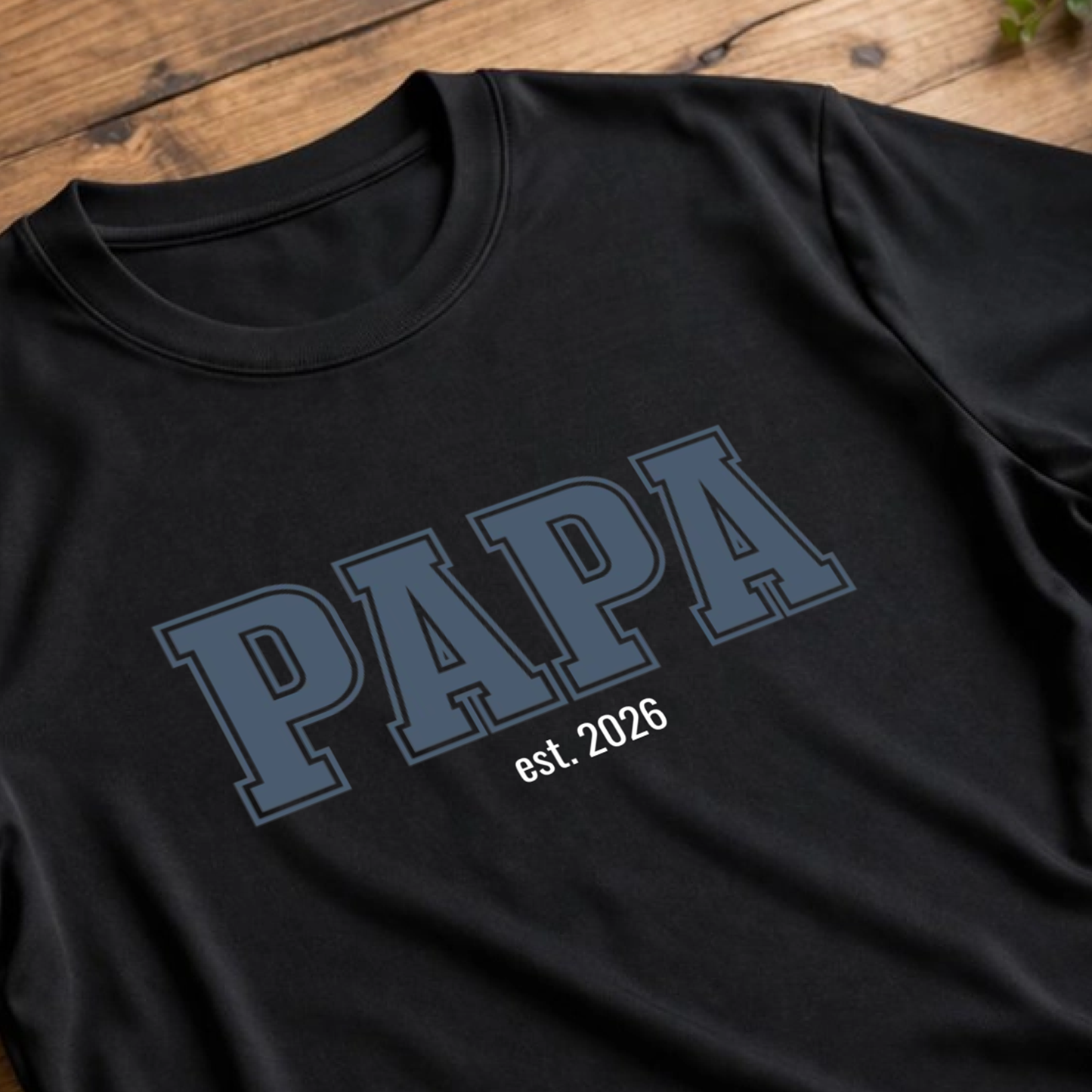 Papa Shirt personalisiert - Papa est. mit Wunschjahr bis zu 3 Kinder