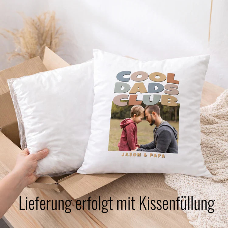Personalisiertes Papa Kissen wird fertig mit Füllung geliefert