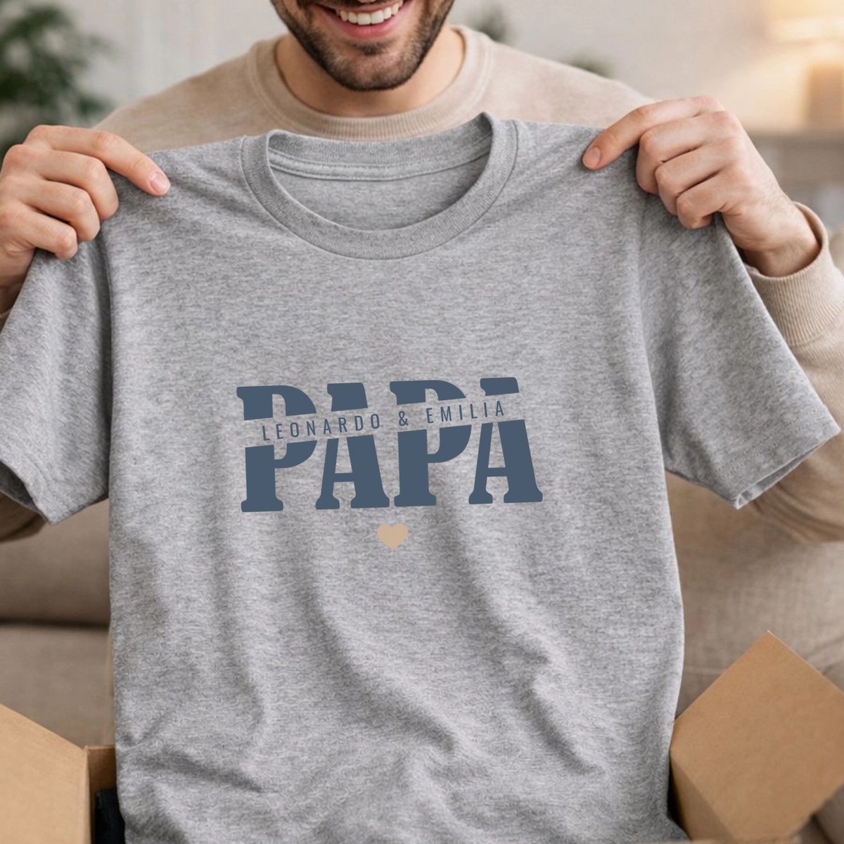 Personalisiertes Papa Shirt mit Namen der Kinder und Herz - Produktbeispiel - Grau